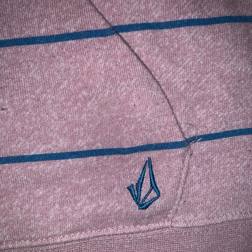 ‘Summer-Nights’ Volcom Tops - Picture 11 of 12